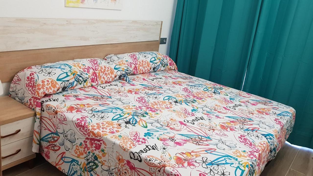 סאלו Apartamentos Cataluna92 מראה חיצוני תמונה