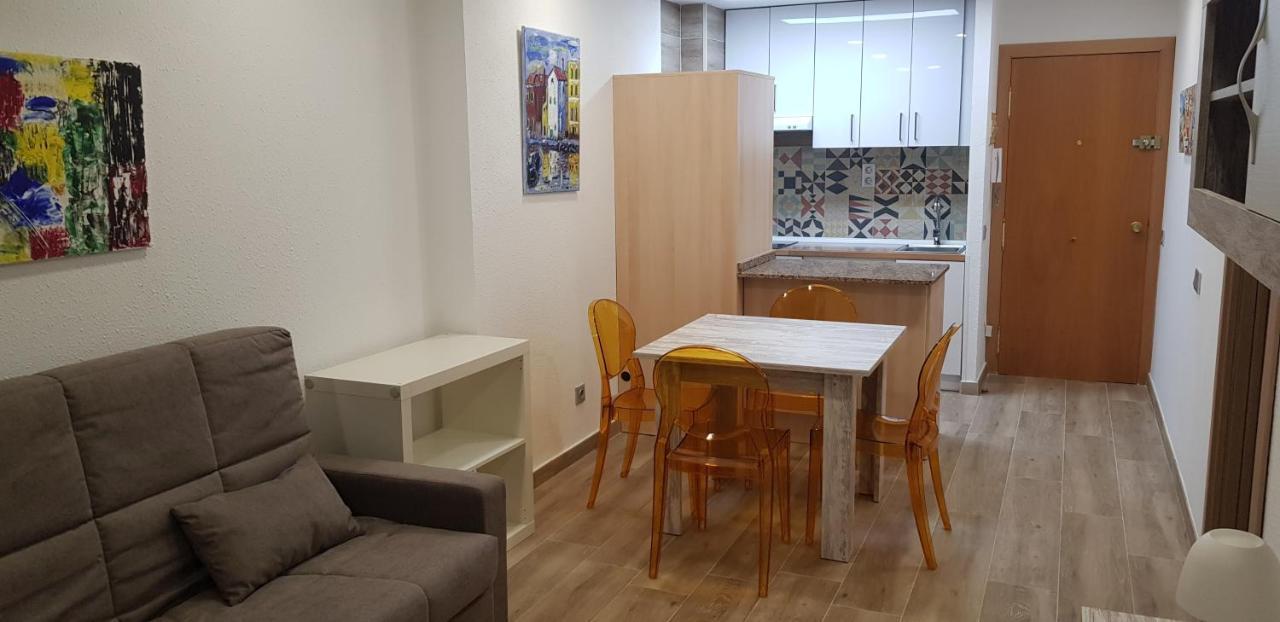 סאלו Apartamentos Cataluna92 מראה חיצוני תמונה